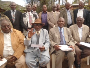 Former Meru Senator Julius Muthamia (Left), Njuri Ncheke Chairman Paul M'Ethinkia (2nd left), Njuri Ncheke Sec general Silas Rutere (2nd right) and Meru Leaders forum Chair Bishop Lawi Imathiu (extreme Right) when they supported the appointment of Amb Muthaura to Lappst Corridor Authority